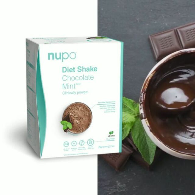 NYHED! 💥  NYHED! 💥  NYHED! 💥 ​​Vi kan endelig lancere vores nye Diet Shake - Chocolate Mint 🤤 ​Frisk, cremet og fyldig smag - What's not to like? 🤩  Vi er i hvert fald selv helt vilde med den! ​​Prøv den eller én af vores andre nye Nupo Diet Meals på Nupo.dk! Vi glæder os til at høre din mening! 😍🥳